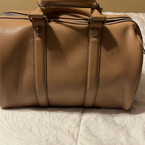 Steve Madden barrel bag - Picture 3 of 9